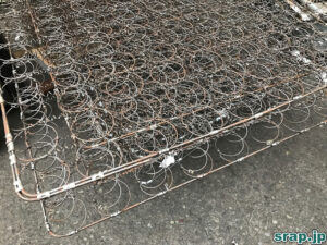 気温のある一定の暑さによって鉄の線路は変形する？