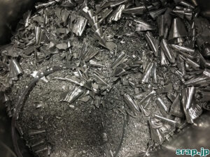 ホワイトメタル